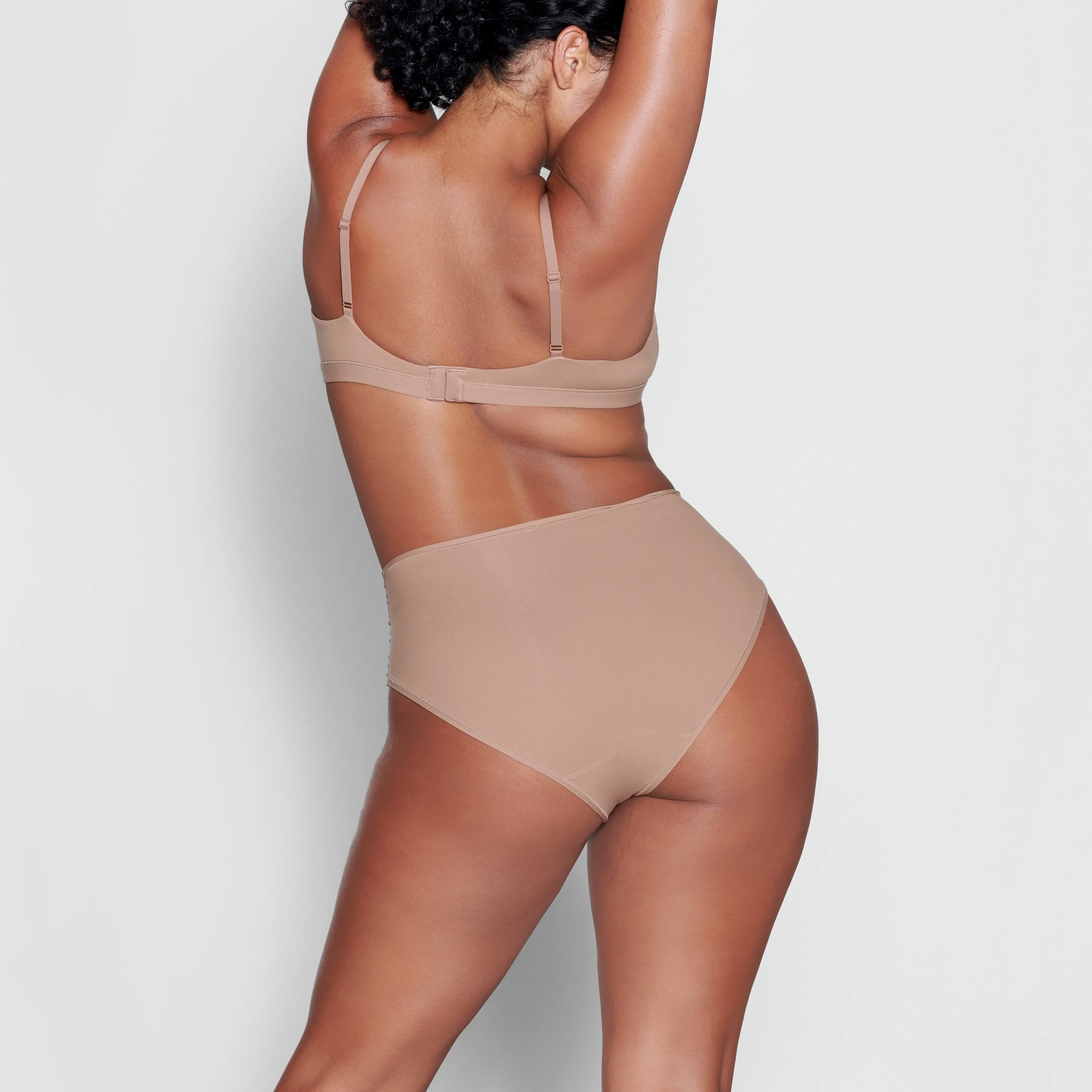 FITS EVERYBODY TRIANGLE BRALETTE | SIENNA