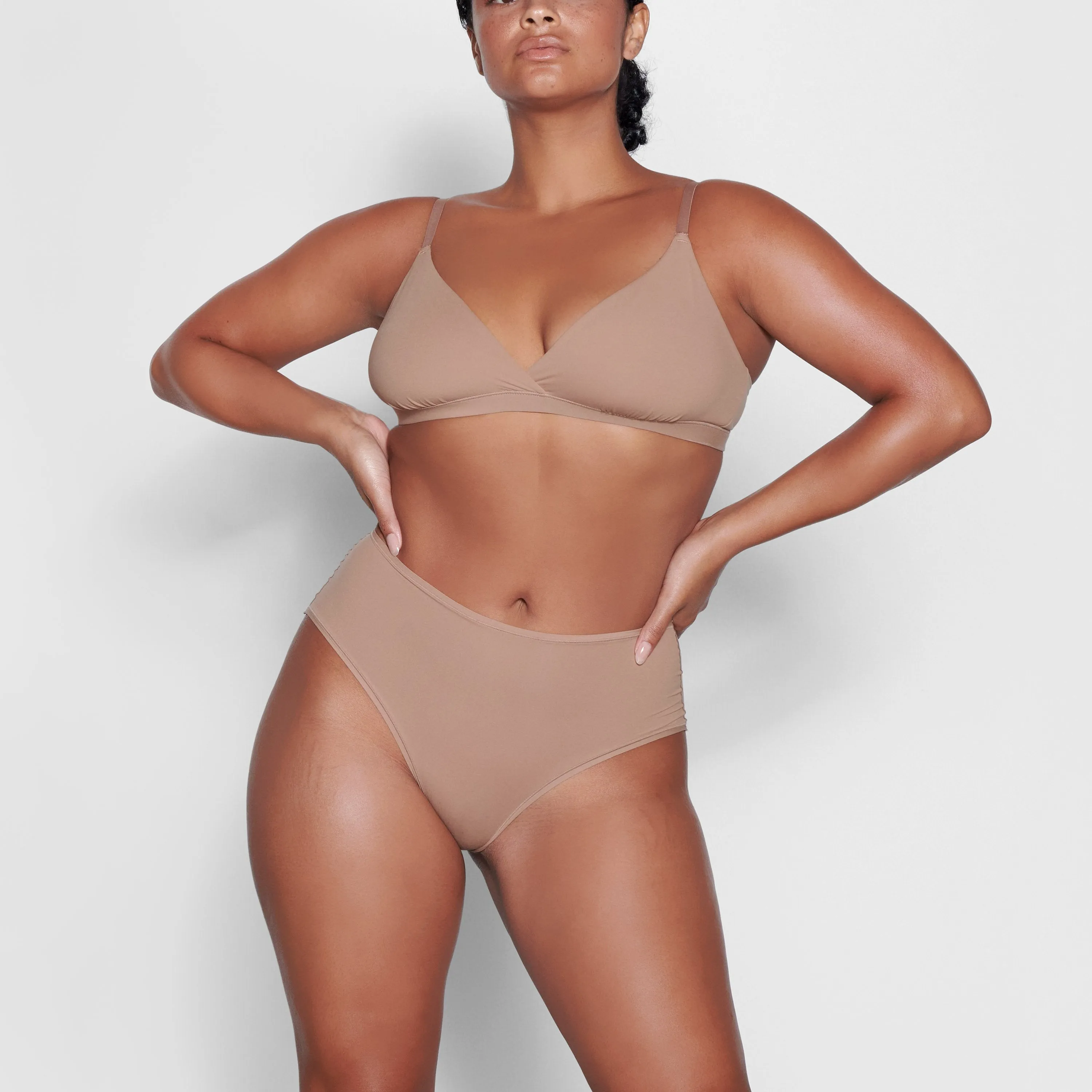 FITS EVERYBODY TRIANGLE BRALETTE | SIENNA